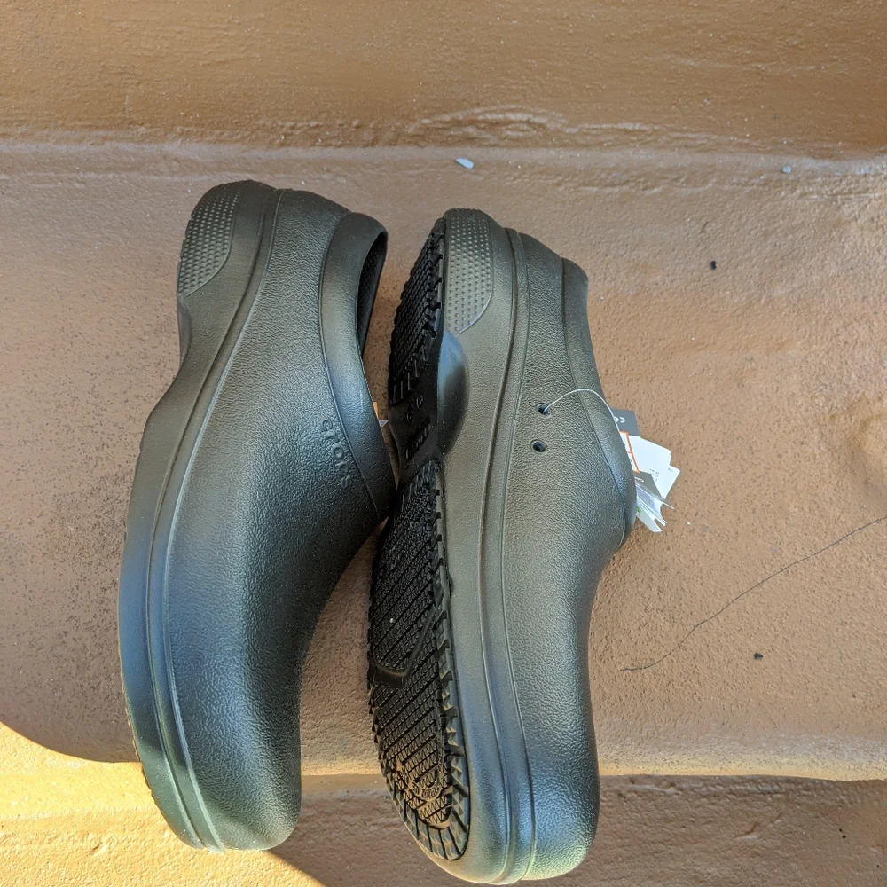 Crocs - Picture 15 of 16